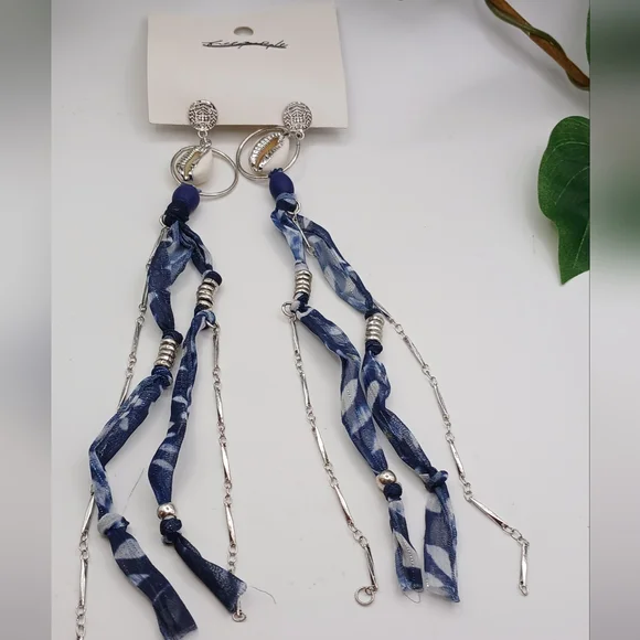 SOLD Free People Bridget Dangle Shells Blue And Silver Earrings NWT - Picture 4 of 16